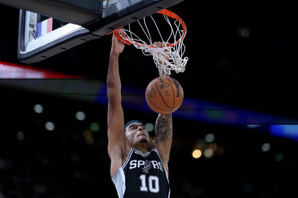 英雄联盟赔率-关键时刻菲尼克斯太阳调整名单以备CBA季后赛；复出首秀环节打磨；信心回归；纪律约束更严格的简单介绍