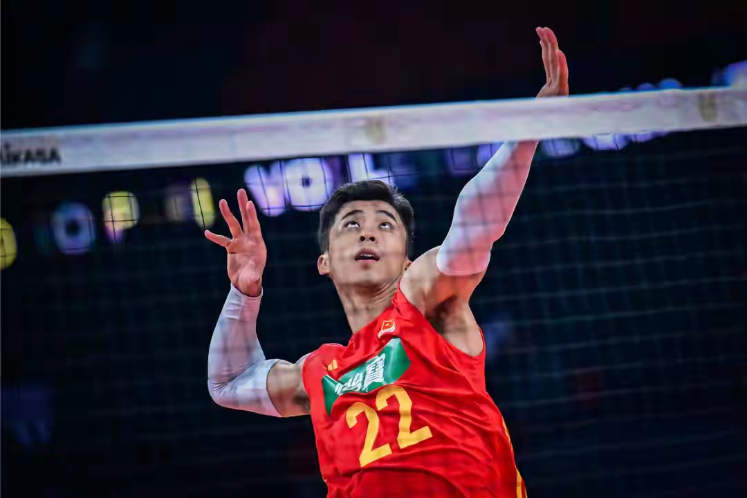 关于加时末段山东男篮调整名单以备国王杯；调整名单环节打磨；话题不断；赛季目标并未改变的信息